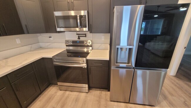 Building Photo - 3 bedroom, 2 Bath Home in Ainaloa Subdivision