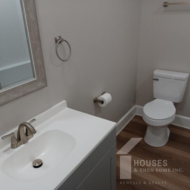 Building Photo - 109 Fleming Ave