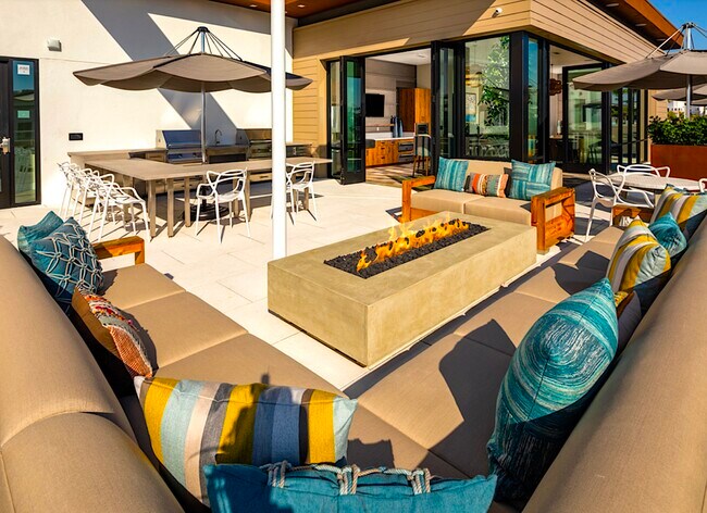 Tenant party terrace with ocean view. - 355 N Cleveland St