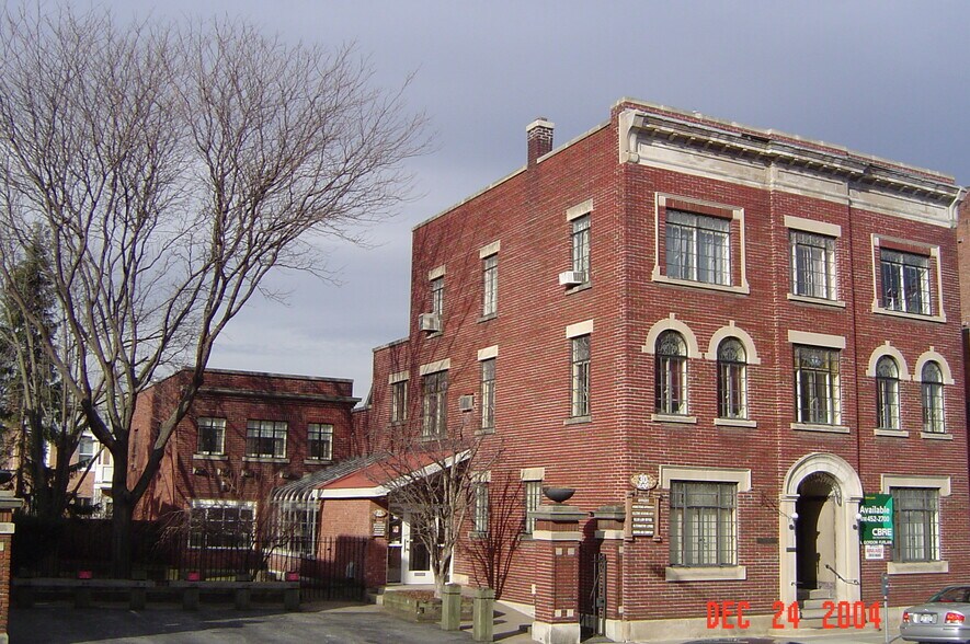 Primary Photo - 30 Jay St