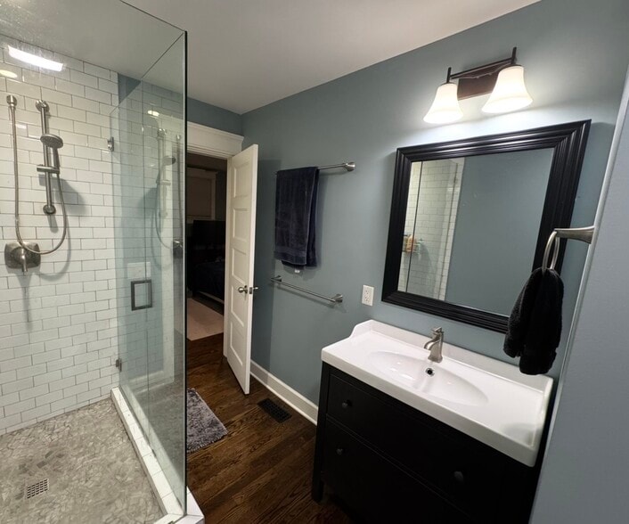 Building Photo - 3815 Bell St