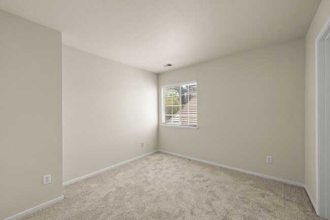Building Photo - 3916 Promenade Way