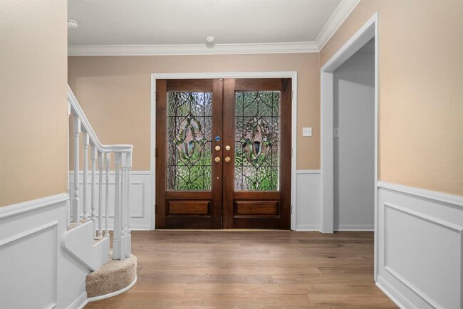 Building Photo - 527 Briar Knoll Dr