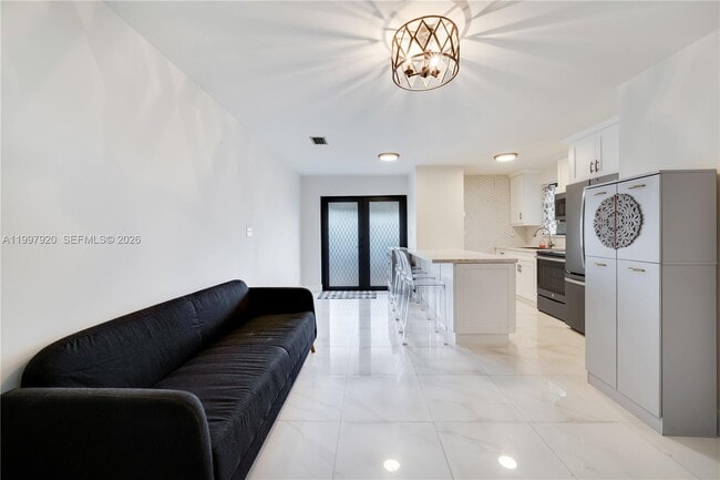 Building Photo - 2801 SW 106th Ave