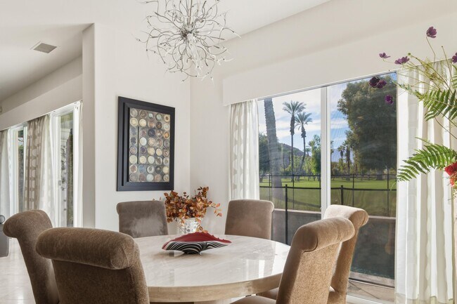 Building Photo - 45737 Club Dr