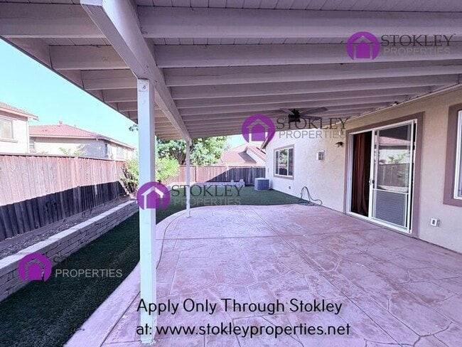 Building Photo - 2573 Tampico Dr