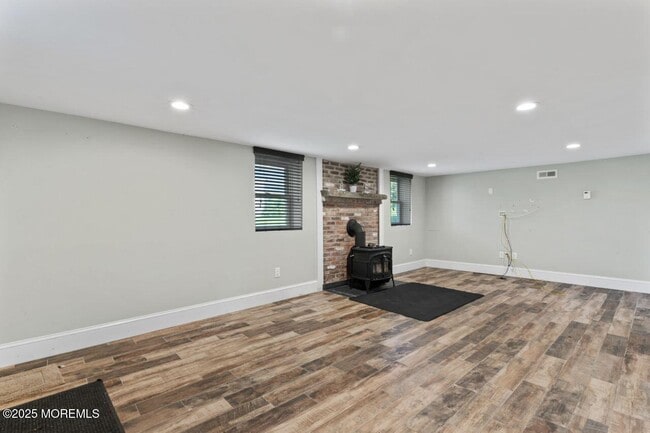 Building Photo - 553 Colts Neck Rd