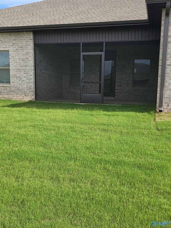 Building Photo - 22635 Donahue Dr