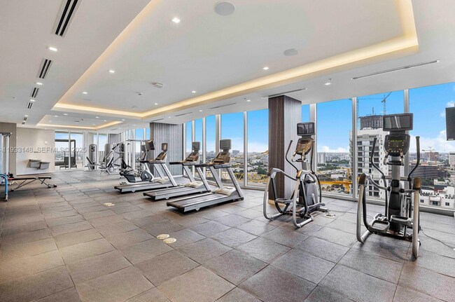 Building Photo - 1010 SW 2nd Ave