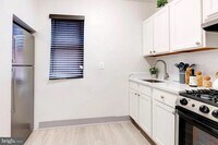 Building Photo - 19 W Mulberry St