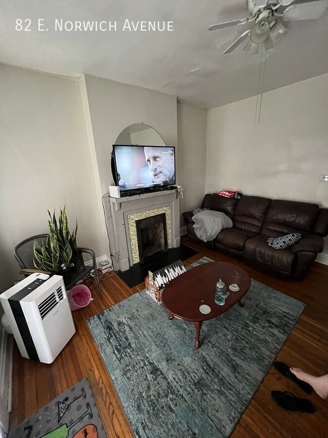 Building Photo - 82 E Norwich Ave