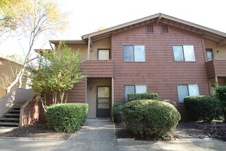 Building Photo - 1635 Cedarview Ct