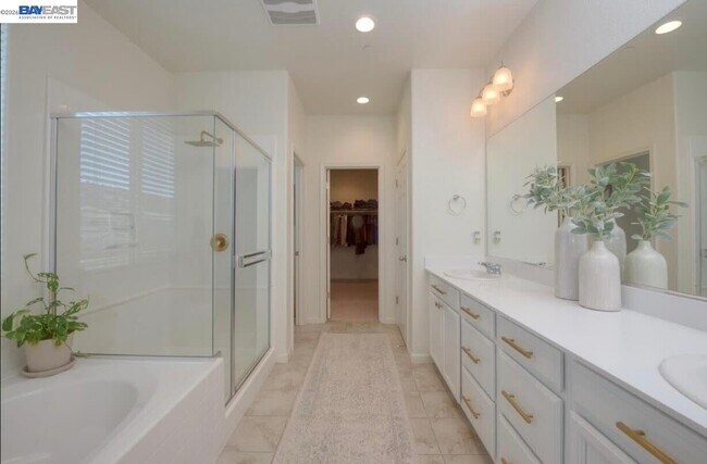 Building Photo - 21236 Grapevine Dr