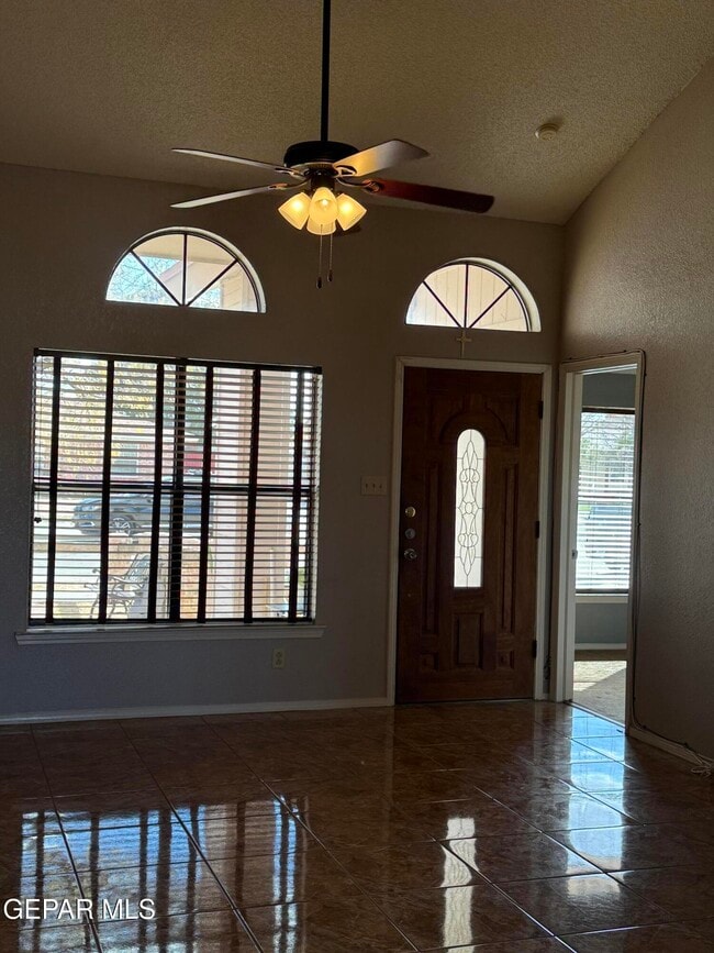 Building Photo - 15327 Woodhill Ct