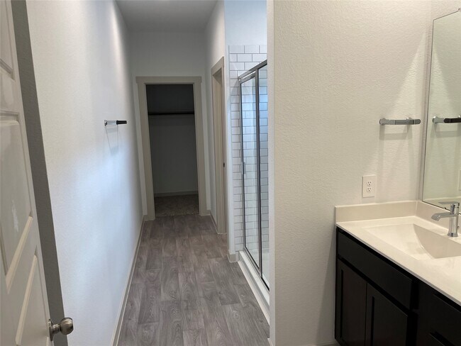 Building Photo - 12721 Oxford Gate Dr