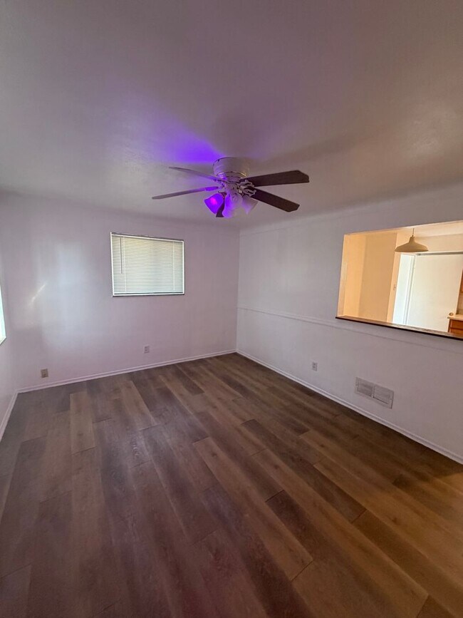 Building Photo - 9065 Bobb Ave