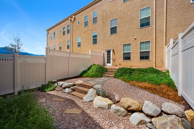 Building Photo - 233 E Fountain Blvd