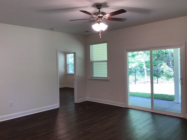 Building Photo - 222 Swan Dr