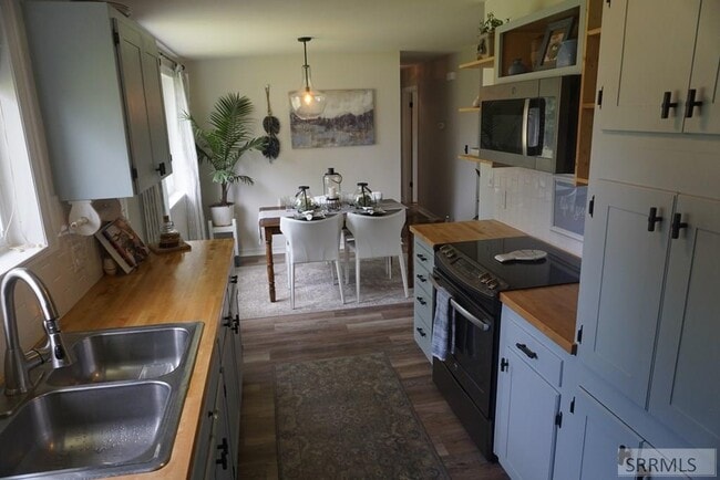 Building Photo - 613 Sykes Dr