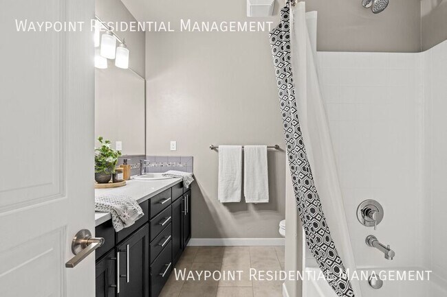 Building Photo - 4235 S Highcliff Ave