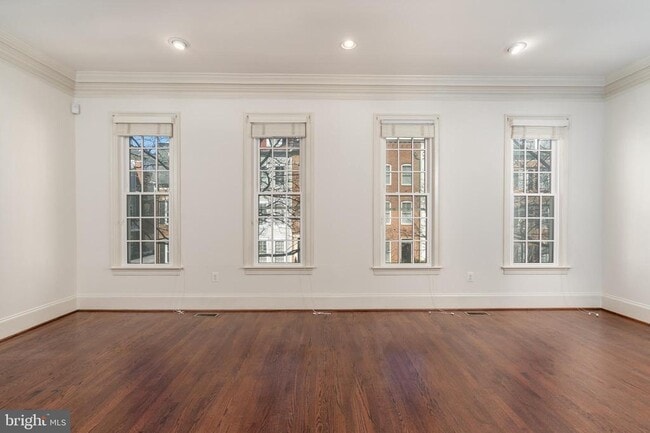 Building Photo - 720 Carpenter Rd