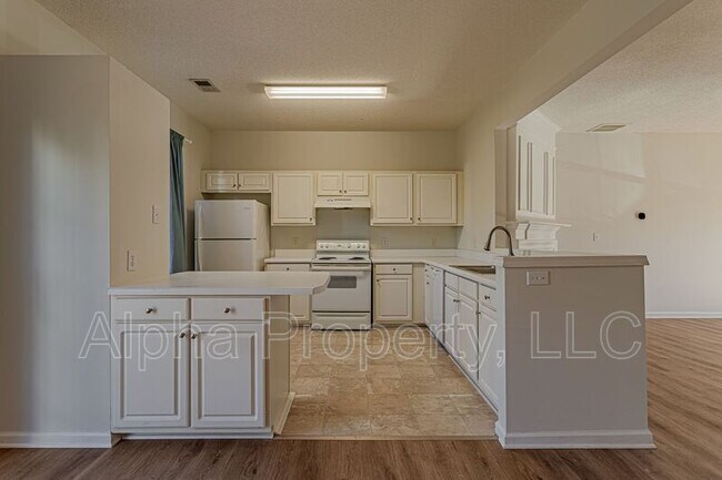 Building Photo - 119 Waterford Park Dr