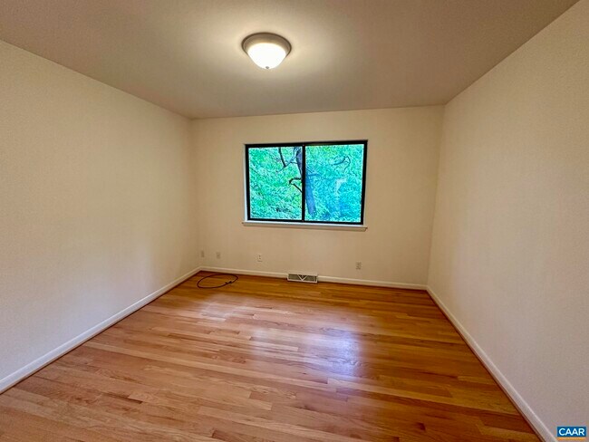 Building Photo - 143 Lake Saponi Dr