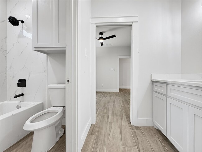 Building Photo - 6222 Sadie St