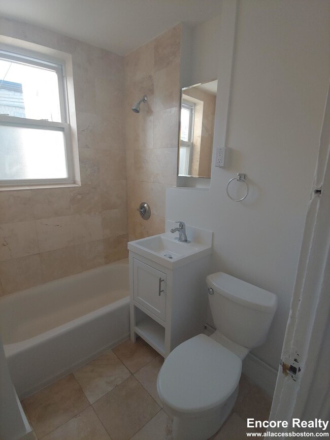 Building Photo - 224 Hanover St