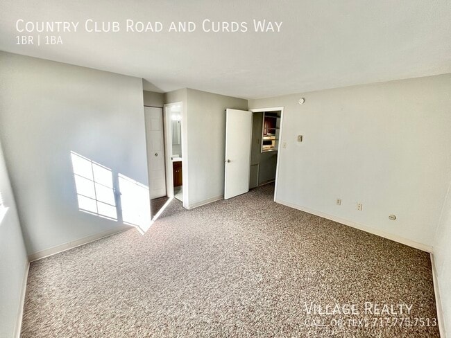 Building Photo - 671 Country Club Rd