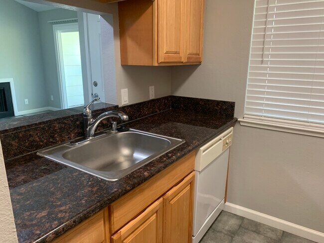 Building Photo - 6280 Havenside Dr