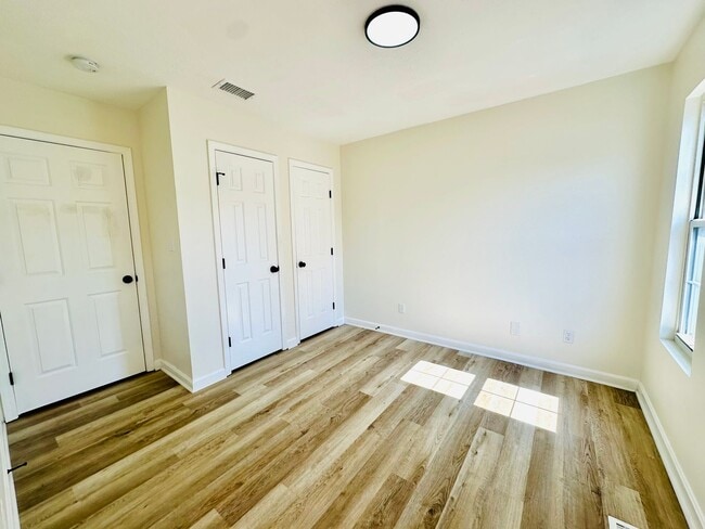 Building Photo - Completely renovated 3BR house in Shelby P...
