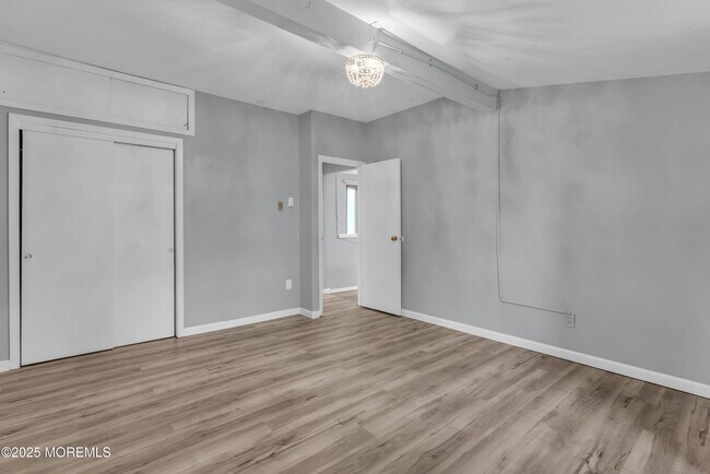 Building Photo - 177 Creek Rd