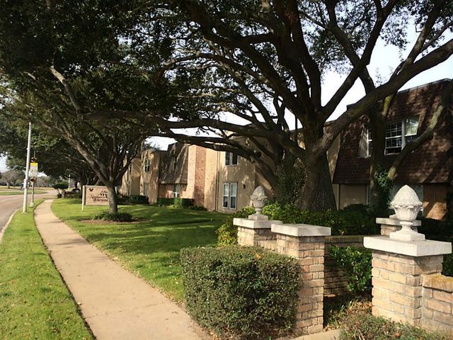 Building Photo - 5550 N. Braeswood Blvd