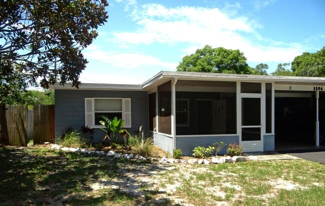 Primary Photo - 2 bed, 1 bath in a quiet neighborhood