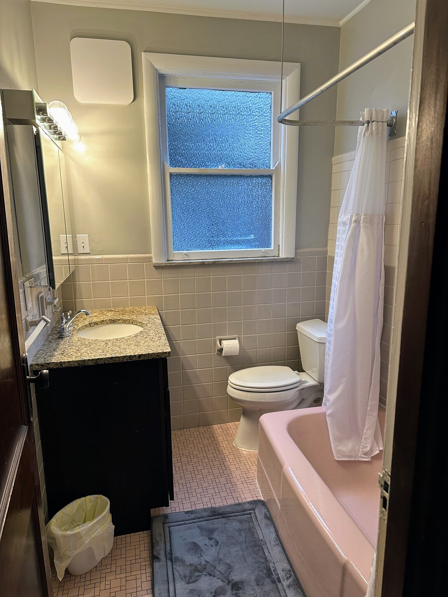 Bath - 2533 Valley View Ct