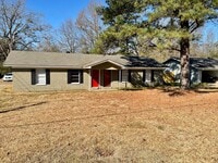 Building Photo - 2 Bed 1 Bath Duplex in Clinton