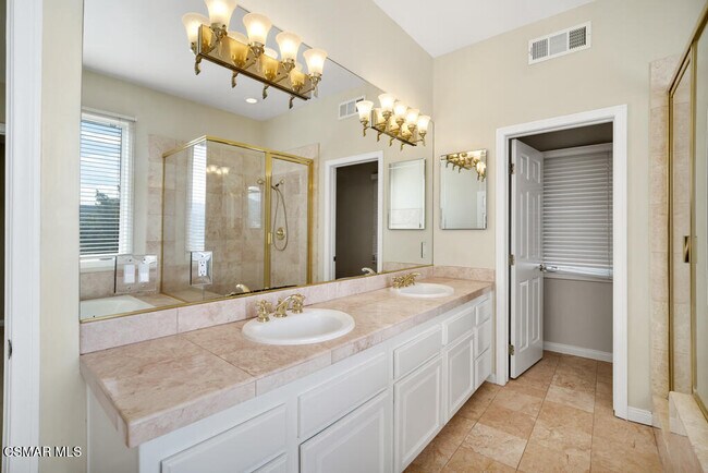 Building Photo - 506 Ravensbury St