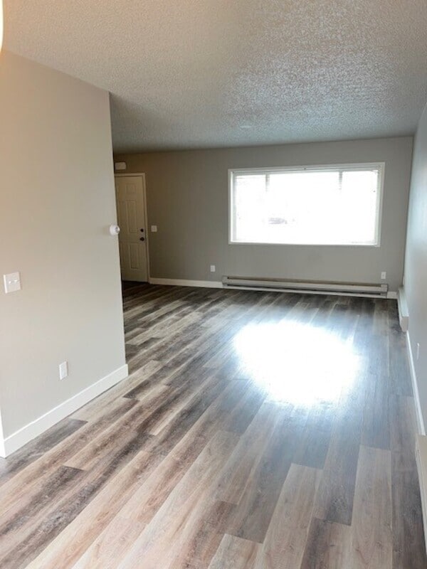 Building Photo - 3437 Redwood Ave