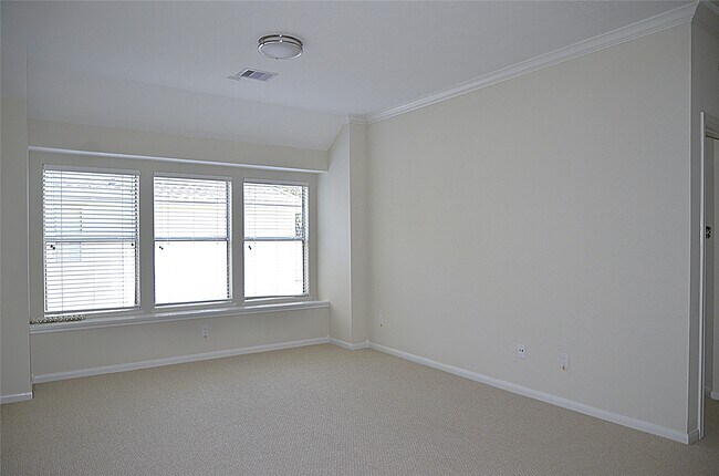 Building Photo - 218 Heathbrook Ln