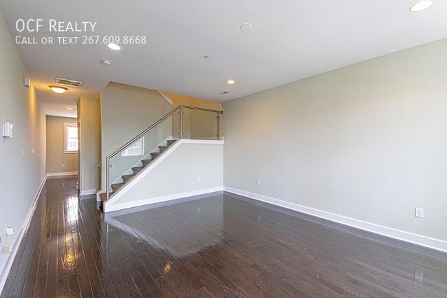 Building Photo - 2621 Christian St