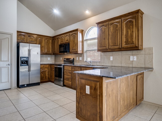 Building Photo - 3229 Hornbeam St