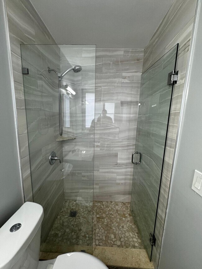 Building Photo - 1041 NE 178th Terrace