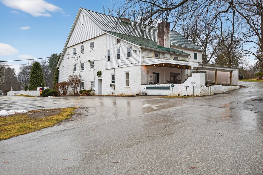 Building Photo - 159 Drummers Ln