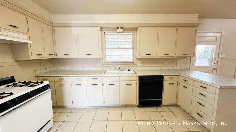 Building Photo - 3034 57th St