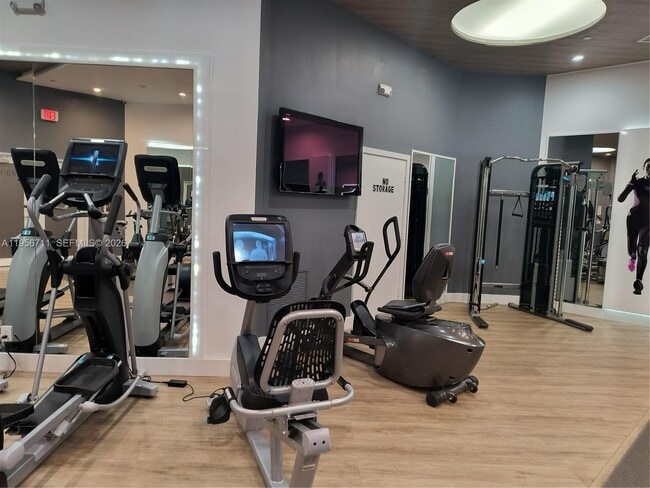 Building Photo - 3610 Yacht Club Dr