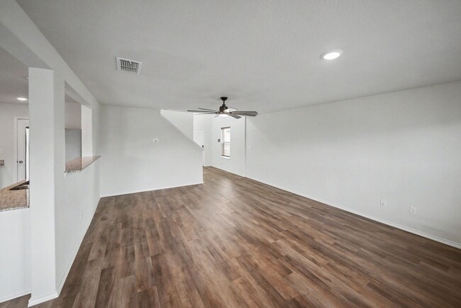 Building Photo - Open-Concept 3BR + Game Room Near Fort Sam & Randolph - Realtor Commission: $500