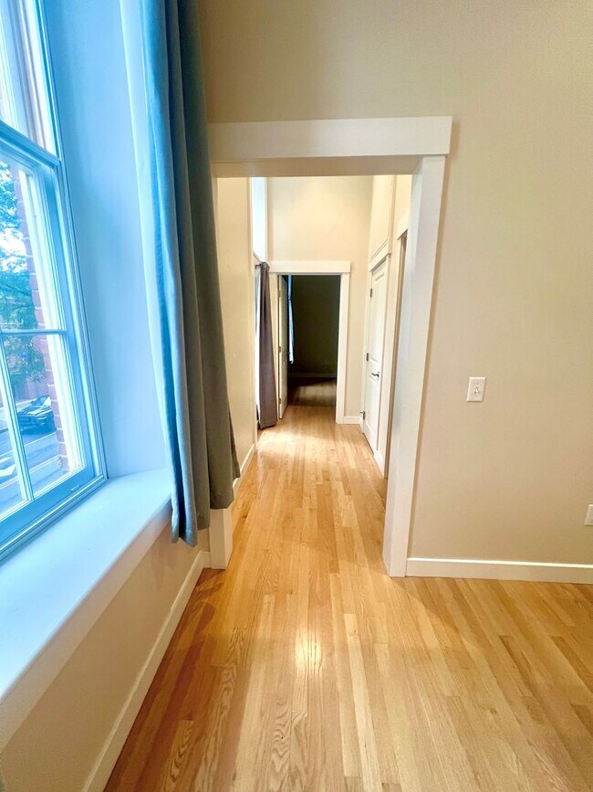 Building Photo - Putnam Block Hotel - One Bedroom Apartment...