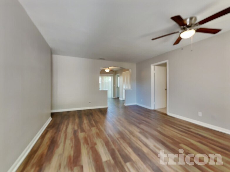 Building Photo - 702 Falkirk Ave