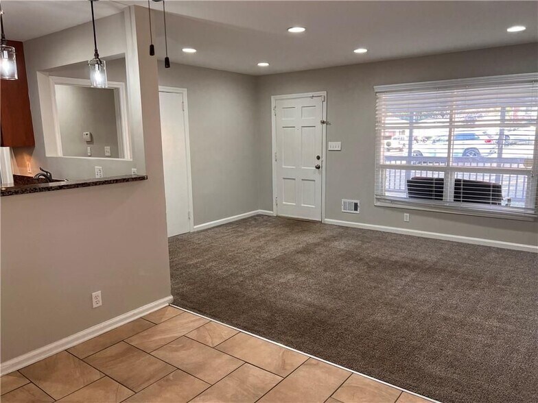 Building Photo - 2047 Panstone Ct SW